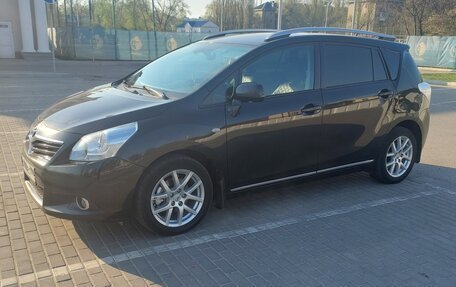 Toyota Verso I, 2010 год, 950 000 рублей, 2 фотография