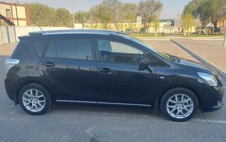Toyota Verso I, 2010 год, 950 000 рублей, 3 фотография
