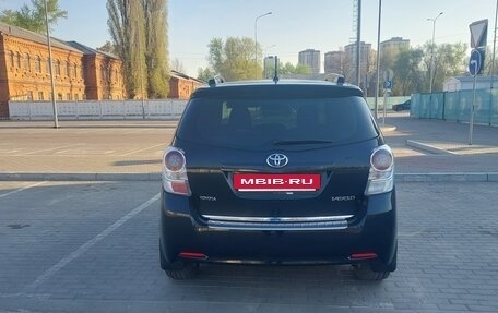 Toyota Verso I, 2010 год, 950 000 рублей, 4 фотография