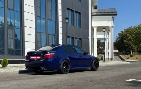 BMW M5, 2005 год, 2 400 000 рублей, 1 фотография