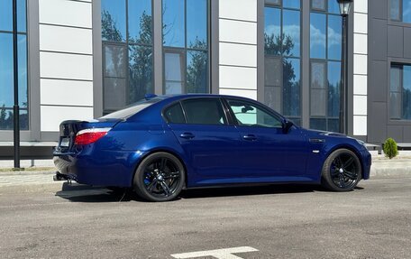 BMW M5, 2005 год, 2 400 000 рублей, 2 фотография