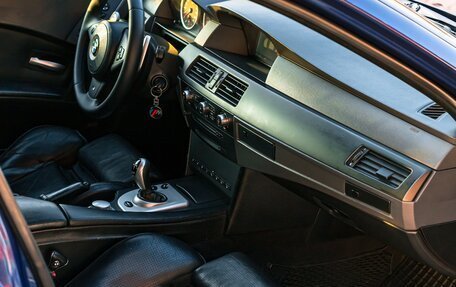 BMW M5, 2005 год, 2 400 000 рублей, 10 фотография