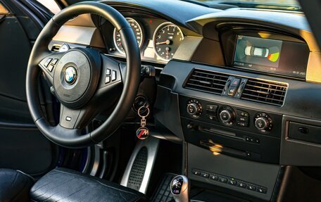 BMW M5, 2005 год, 2 400 000 рублей, 13 фотография