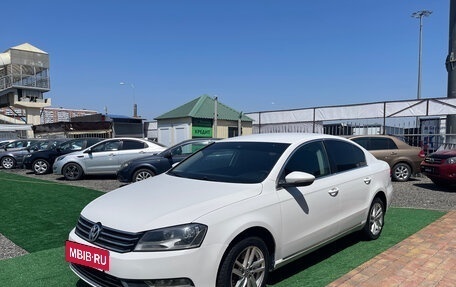 Volkswagen Passat B7, 2013 год, 990 000 рублей, 3 фотография