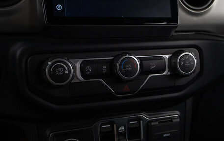 Jeep Wrangler, 2022 год, 4 300 000 рублей, 18 фотография