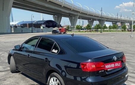 Volkswagen Jetta VI, 2012 год, 950 000 рублей, 3 фотография