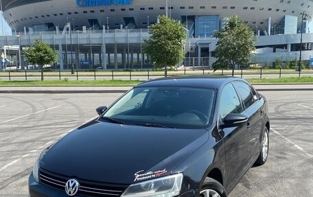 Volkswagen Jetta VI, 2012 год, 950 000 рублей, 2 фотография