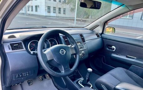 Nissan Tiida, 2011 год, 750 000 рублей, 21 фотография