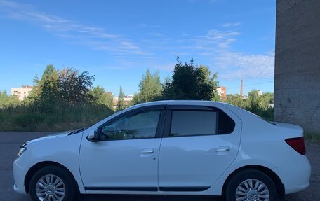 Renault Logan II, 2015 год, 870 000 рублей, 3 фотография