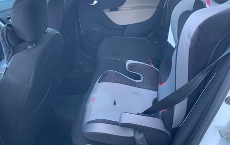 Renault Logan II, 2015 год, 870 000 рублей, 7 фотография