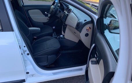 Renault Logan II, 2015 год, 870 000 рублей, 17 фотография