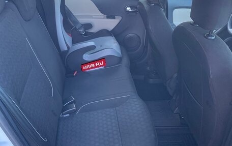 Renault Logan II, 2015 год, 870 000 рублей, 16 фотография