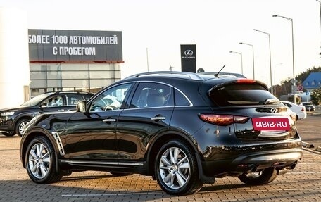 Infiniti QX70, 2015 год, 1 995 000 рублей, 4 фотография