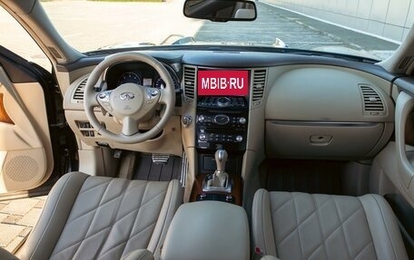 Infiniti QX70, 2015 год, 1 995 000 рублей, 13 фотография