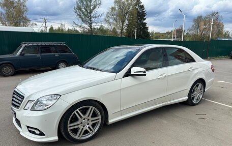 Mercedes-Benz E-Класс, 2011 год, 2 200 000 рублей, 2 фотография