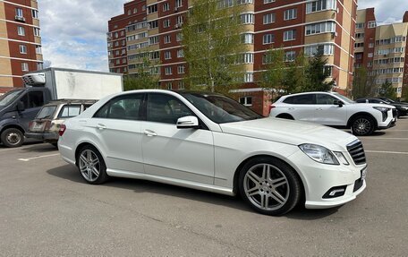 Mercedes-Benz E-Класс, 2011 год, 2 200 000 рублей, 5 фотография