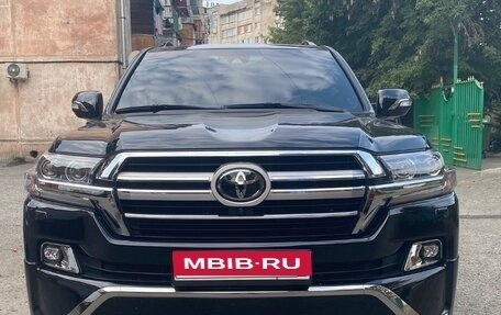 Toyota Land Cruiser 200, 2017 год, 9 500 000 рублей, 1 фотография