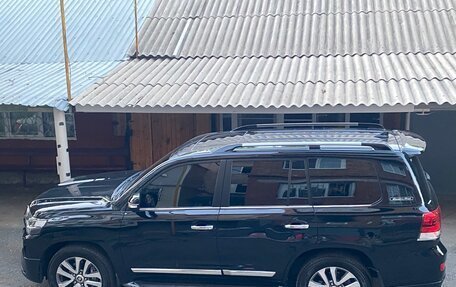 Toyota Land Cruiser 200, 2017 год, 9 500 000 рублей, 3 фотография
