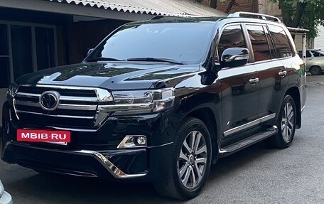 Toyota Land Cruiser 200, 2017 год, 9 500 000 рублей, 4 фотография