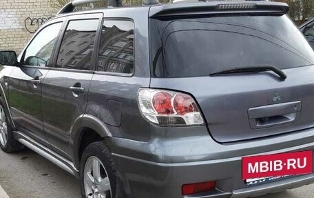 Mitsubishi Outlander III рестайлинг 3, 2006 год, 550 000 рублей, 2 фотография