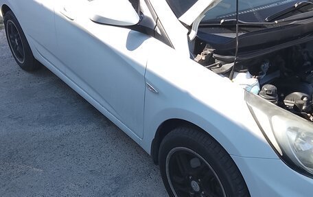 Hyundai Solaris II рестайлинг, 2013 год, 650 000 рублей, 4 фотография