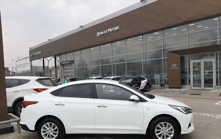 Hyundai Solaris II рестайлинг, 2020 год, 2 200 000 рублей, 2 фотография