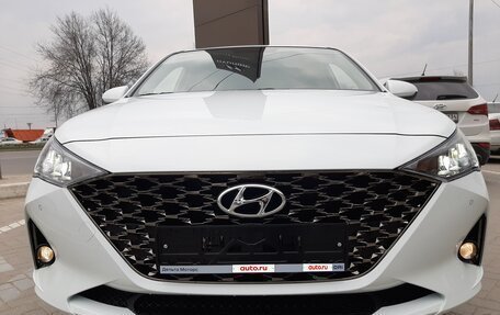 Hyundai Solaris II рестайлинг, 2020 год, 2 200 000 рублей, 4 фотография