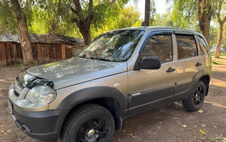 Chevrolet Niva I рестайлинг, 2011 год, 360 000 рублей, 3 фотография