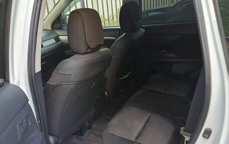 Mitsubishi Outlander III рестайлинг 3, 2013 год, 1 075 000 рублей, 9 фотография