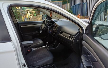Mitsubishi Outlander III рестайлинг 3, 2013 год, 1 075 000 рублей, 8 фотография