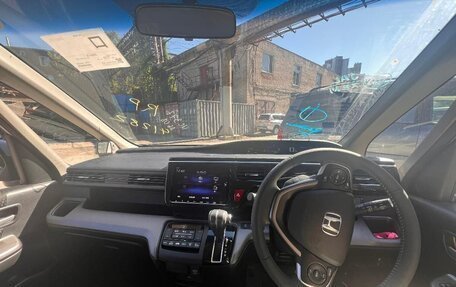 Honda Stepwgn IV, 2019 год, 1 970 000 рублей, 3 фотография