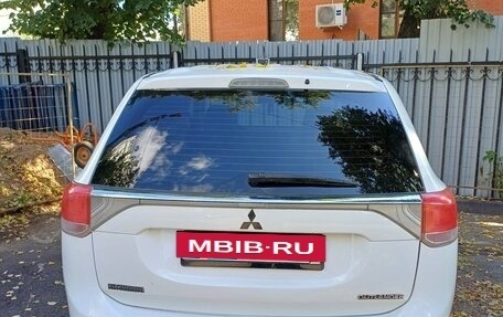Mitsubishi Outlander III рестайлинг 3, 2013 год, 1 075 000 рублей, 4 фотография