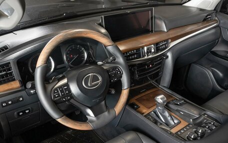 Lexus LX III, 2017 год, 7 505 900 рублей, 3 фотография