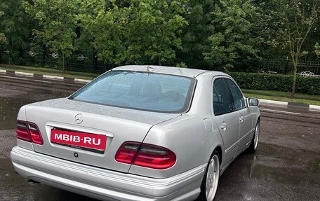 Mercedes-Benz E-Класс, 1999 год, 650 000 рублей, 1 фотография