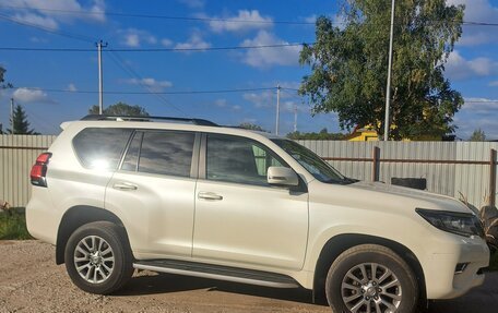 Toyota Land Cruiser Prado 150 рестайлинг 2, 2018 год, 4 200 000 рублей, 2 фотография