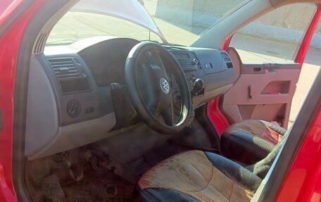 Volkswagen Transporter T5 рестайлинг, 2006 год, 930 000 рублей, 12 фотография