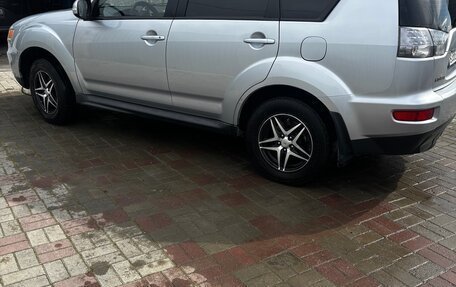 Mitsubishi Outlander III рестайлинг 3, 2011 год, 850 000 рублей, 7 фотография