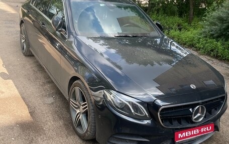 Mercedes-Benz E-Класс, 2019 год, 4 000 000 рублей, 1 фотография