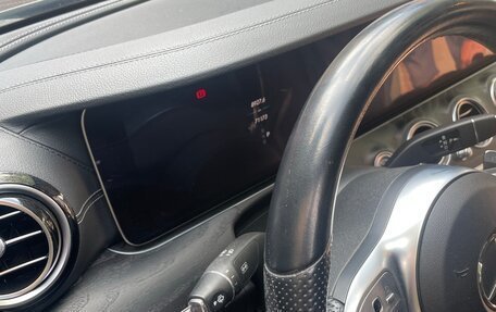 Mercedes-Benz E-Класс, 2019 год, 4 000 000 рублей, 4 фотография