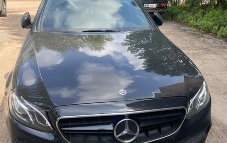 Mercedes-Benz E-Класс, 2019 год, 4 000 000 рублей, 2 фотография