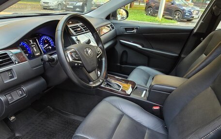 Toyota Camry, 2017 год, 2 480 000 рублей, 9 фотография