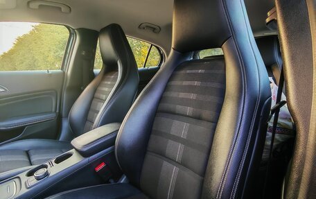Mercedes-Benz GLA, 2019 год, 2 400 000 рублей, 10 фотография