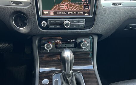 Volkswagen Touareg III, 2015 год, 3 190 000 рублей, 18 фотография