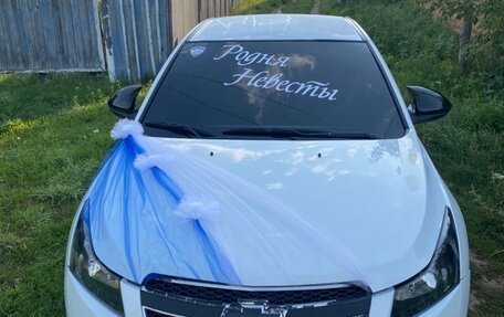 Chevrolet Cruze II, 2010 год, 800 000 рублей, 1 фотография