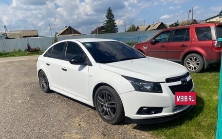 Chevrolet Cruze II, 2010 год, 800 000 рублей, 3 фотография