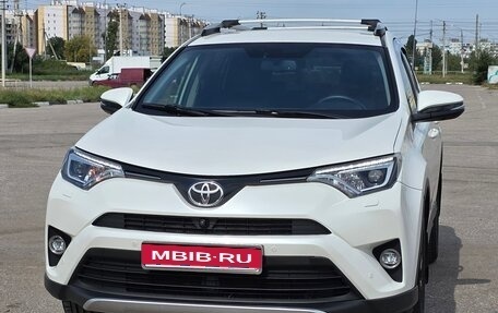 Toyota RAV4, 2016 год, 2 200 000 рублей, 2 фотография