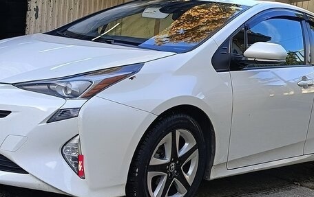 Toyota Prius IV XW50, 2016 год, 1 900 000 рублей, 1 фотография