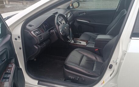 Toyota Camry, 2017 год, 2 550 000 рублей, 3 фотография
