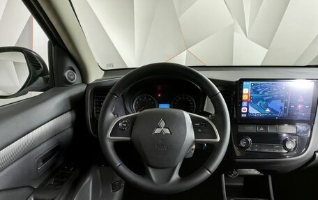 Mitsubishi Outlander III рестайлинг 3, 2013 год, 1 219 000 рублей, 17 фотография