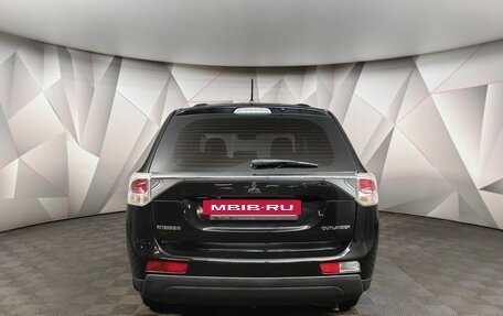 Mitsubishi Outlander III рестайлинг 3, 2013 год, 1 219 000 рублей, 8 фотография